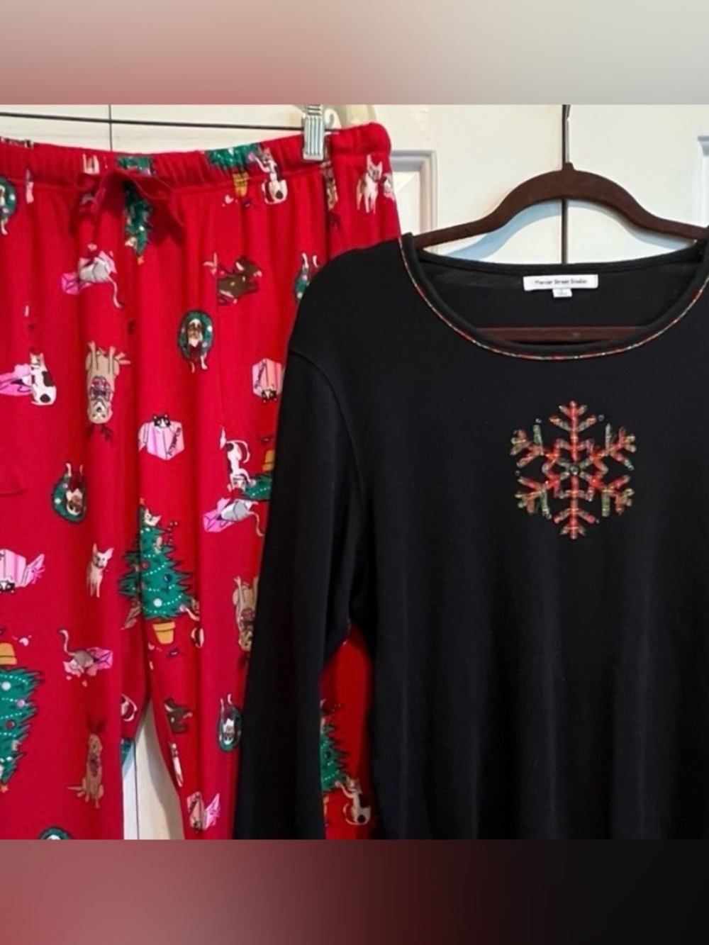 2 Pc PJ Set❤️Xmas 🐶 & 🐱Red Print Pajama Pants w pockets & Black Snowflake Shirt